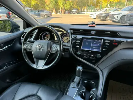 Toyota Camry 2020 года за 12 200 000 тг. в Алматы – фото 12