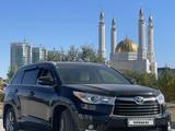 Toyota Highlander 2014 года за 14 800 000 тг. в Актобе