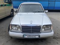 Mercedes-Benz E 320 1994 годаfor2 400 000 тг. в Астана