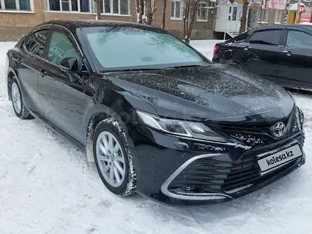 Toyota Camry 2021 года за 14 900 000 тг. в Усть-Каменогорск