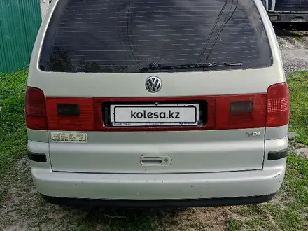 Volkswagen Sharan 2000 года за 1 800 000 тг. в Аксай – фото 5