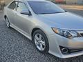 Toyota Camry 2014 годаfor8 700 000 тг. в Актобе – фото 4