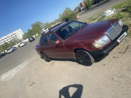 Mercedes-Benz E 200 1992 года за 1 100 000 тг. в Павлодар – фото 2