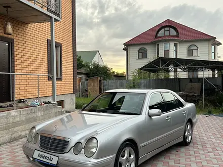 Mercedes-Benz E 320 2000 года за 5 400 000 тг. в Алматы – фото 11