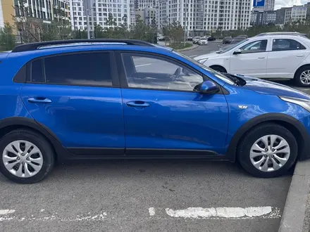 Kia Rio X-Line 2018 года за 7 590 000 тг. в Астана – фото 2