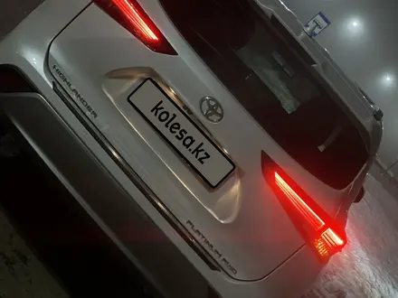 Toyota Highlander 2023 года за 32 000 000 тг. в Астана – фото 4