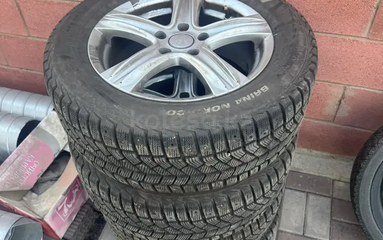 Шины с дисками 225/55/16.5/112 за 130 000 тг. в Астана