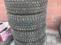 Шины с дисками 225/55/16.5/112 за 130 000 тг. в Астана – фото 2