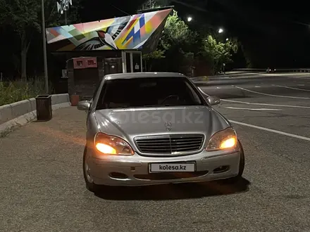 Mercedes-Benz S 320 2001 года за 2 800 000 тг. в Алматы – фото 15