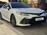 Toyota Camry 2021 года за 21 000 000 тг. в Шымкент