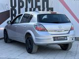 Opel Astra 2012 года за 2 990 000 тг. в Актобе – фото 3