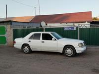 Mercedes-Benz E 200 1993 года за 1 300 000 тг. в Караганда