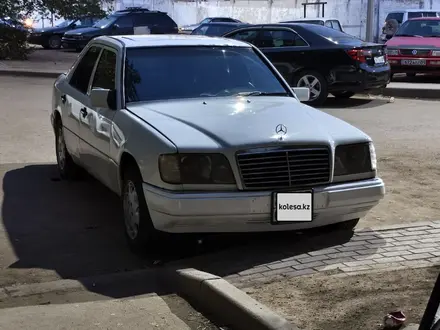 Mercedes-Benz E 200 1993 года за 1 300 000 тг. в Астана – фото 7