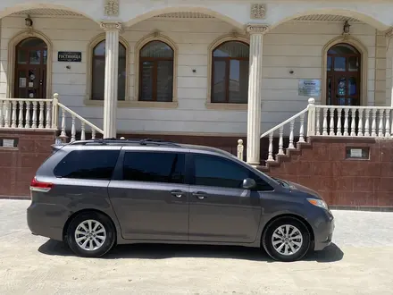 Toyota Sienna 2013 года за 13 000 000 тг. в Атырау – фото 11