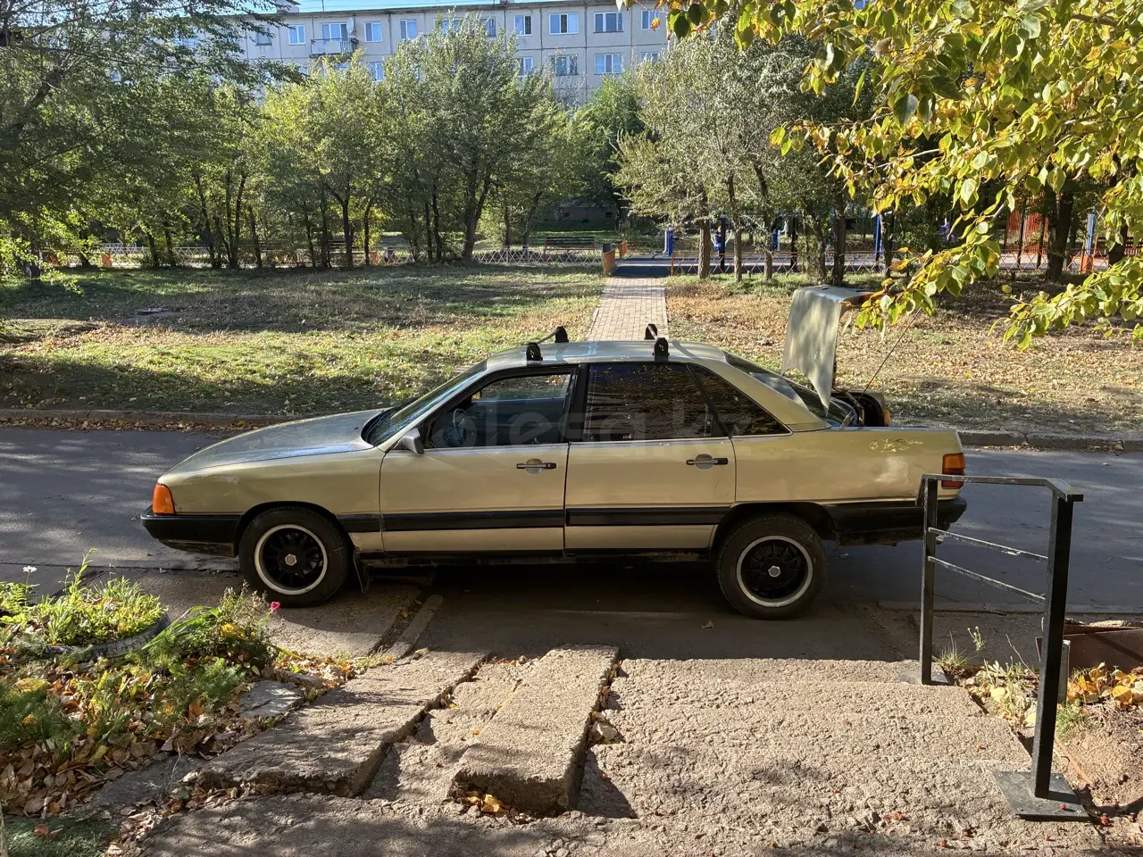 Audi 100, 1983