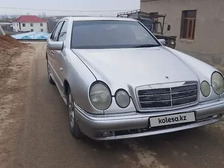 Mercedes-Benz E 230 1996 года за 2 600 000 тг. в Шымкент – фото 2