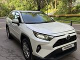 Toyota RAV4 2020 года за 16 300 000 тг. в Алматы – фото 4