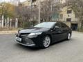 Toyota Camry 2019 года за 13 700 000 тг. в Астана – фото 2