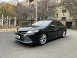 Toyota Camry 2019 годаfor13 700 000 тг. в Астана – фото 2