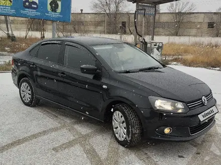 Volkswagen Polo 2013 года за 2 850 000 тг. в Атырау – фото 3