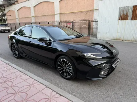 Toyota Camry 2025 года за 20 700 000 тг. в Алматы – фото 2
