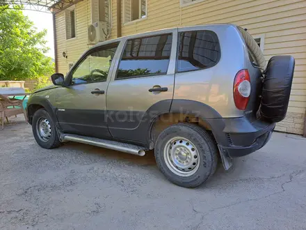 Chevrolet Niva 2014 года за 2 590 000 тг. в Шымкент – фото 3