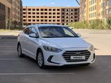 Hyundai Elantra 2018 года за 6 300 000 тг. в Астана – фото 2