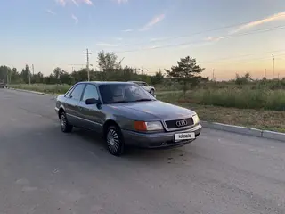 Audi 100