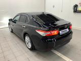 Toyota Camry 2019 года за 14 060 000 тг. в Костанай – фото 2