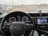 Toyota Camry 2019 годаfor8 500 000 тг. в Атырау – фото 3