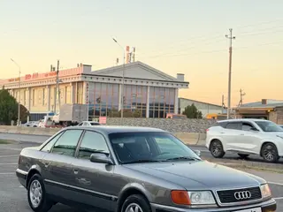 Audi 100