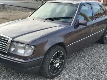 Mercedes-Benz E 260 1993 года за 1 300 000 тг. в Туркестан