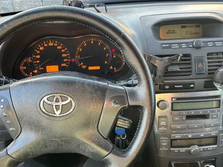 Toyota Avensis 2004 года за 3 000 000 тг. в Астана – фото 4