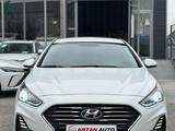 Hyundai Sonata 2018 годаfor8 790 000 тг. в Шымкент – фото 2