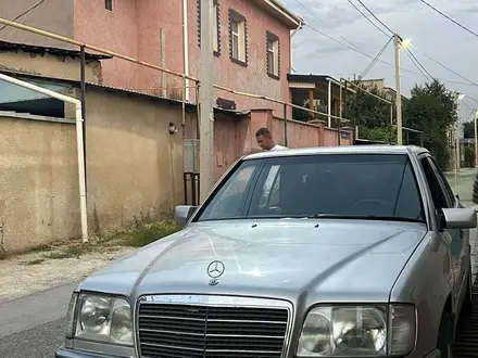 Mercedes-Benz E 200 1994 года за 2 300 000 тг. в Шымкент – фото 2