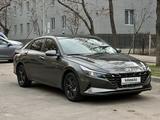 Hyundai Elantra 2023 годаfor11 200 000 тг. в Алматы – фото 3