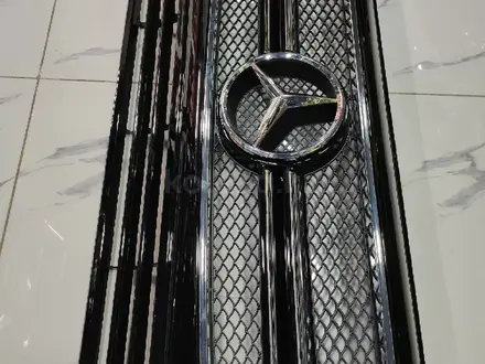 Решетка радиатора Mercedes Benz G-Class Гелентваген за 45 000 тг. в Алматы – фото 2