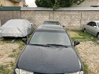 Mitsubishi Carisma, 1998