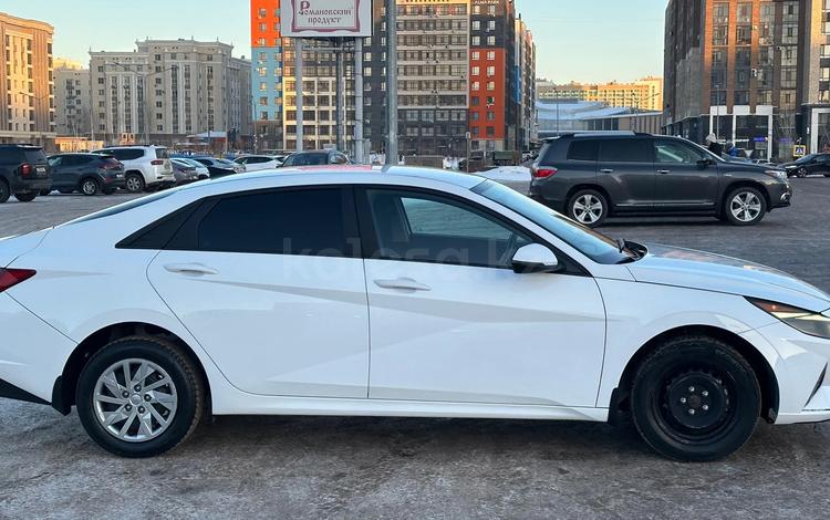 Hyundai Elantra — миниатюра 3