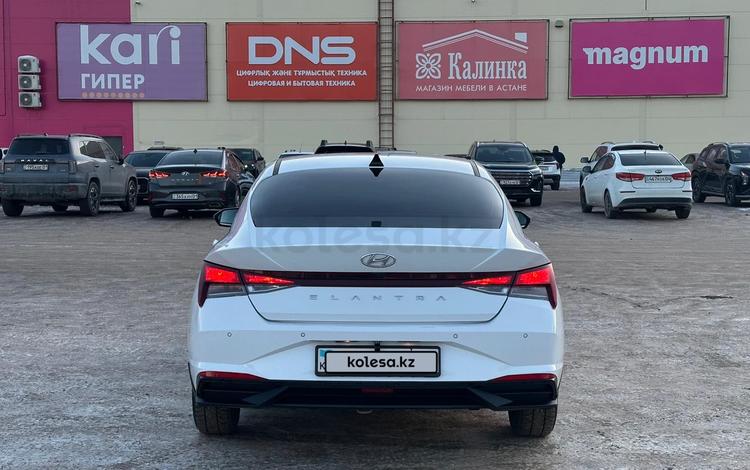 Hyundai Elantra — миниатюра 5