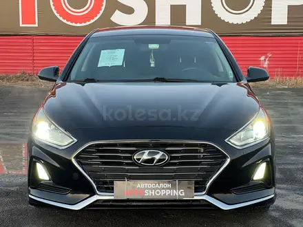 Hyundai Sonata 2018 года за 9 700 000 тг. в Актобе – фото 2