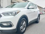 Hyundai Santa Fe 2017 года за 8 800 000 тг. в Шымкент