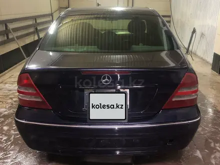 Mercedes-Benz C 240 2000 года за 2 600 000 тг. в Алматы – фото 3