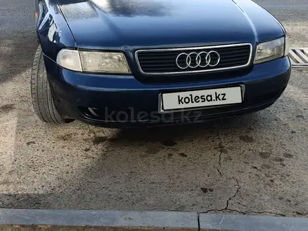 Audi A4 1997 года за 1 150 000 тг. в Уральск – фото 3