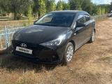 Hyundai Solaris 2022 года за 7 500 000 тг. в Актобе