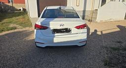 Hyundai Accent 2018 года за 6 500 000 тг. в Астана – фото 3