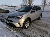 Toyota RAV4 2016 годаүшін15 800 000 тг. в Астана – фото 3