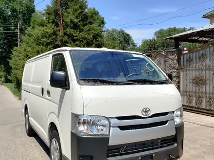 Toyota Hiace 2022 года за 18 000 000 тг. в Алматы