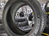Разноширокие Michelin Pilot Sport 4 SUV перед 295/35 R23 задние 335/30R23 за 1 800 000 тг. в Алматы