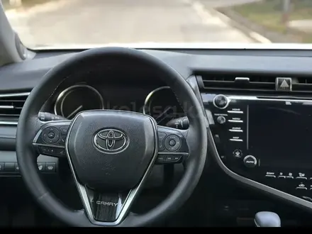 Toyota Camry 2021 года за 16 500 000 тг. в Шымкент – фото 10